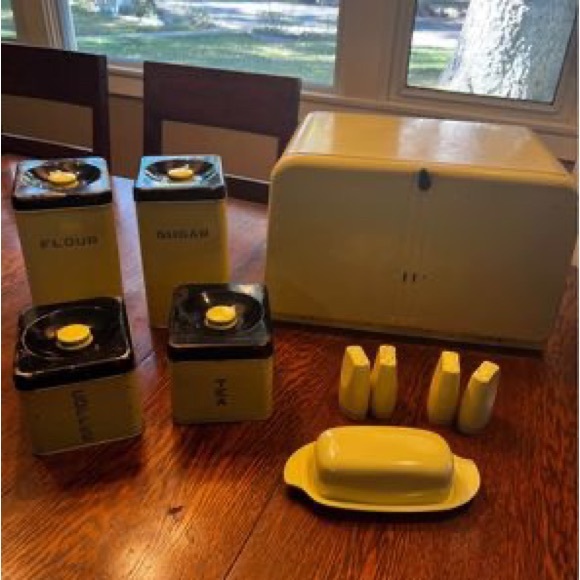 Other - Vintage Lincoln Beauty Ware Bread Box Lot